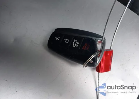 2016 Hyundai Genesis 3.8 z USA, uszkodzony, nr VIN KMHGN4JE3GU110475